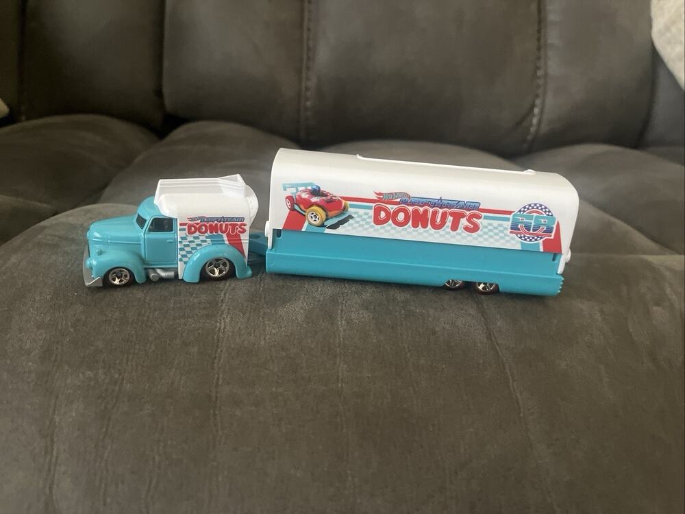 Hot Wheels Super Rigs Blue Sweet Delivery Donuts Vehicle 2025